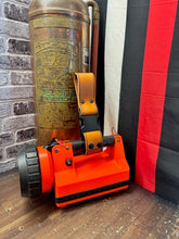 Load image into Gallery viewer, Firefighter Leather Box Light Quick Release Clip