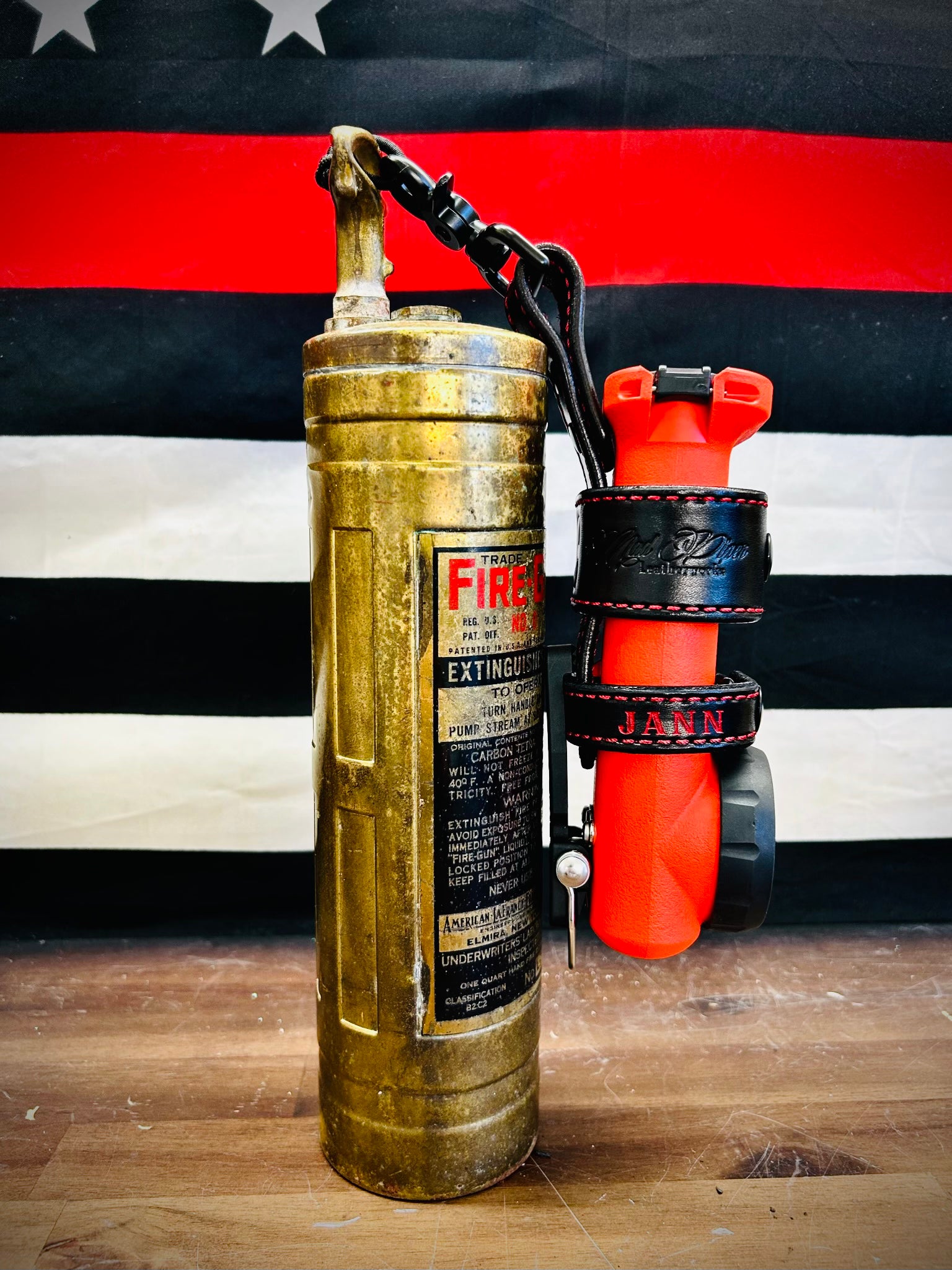 Inverted Flashlight Holder – Mad Piper Leatherworks